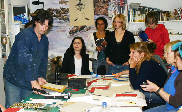 Tom O'Reilly Teaching a class